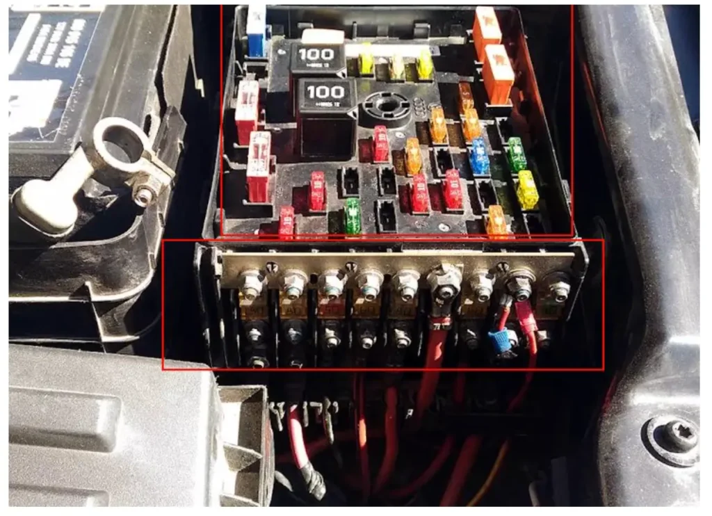 bloki pid kapotom volkswagen passat b7